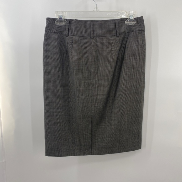 Ann Taylor Skirt Size 2 petite. NWT - Picture 4 of 6